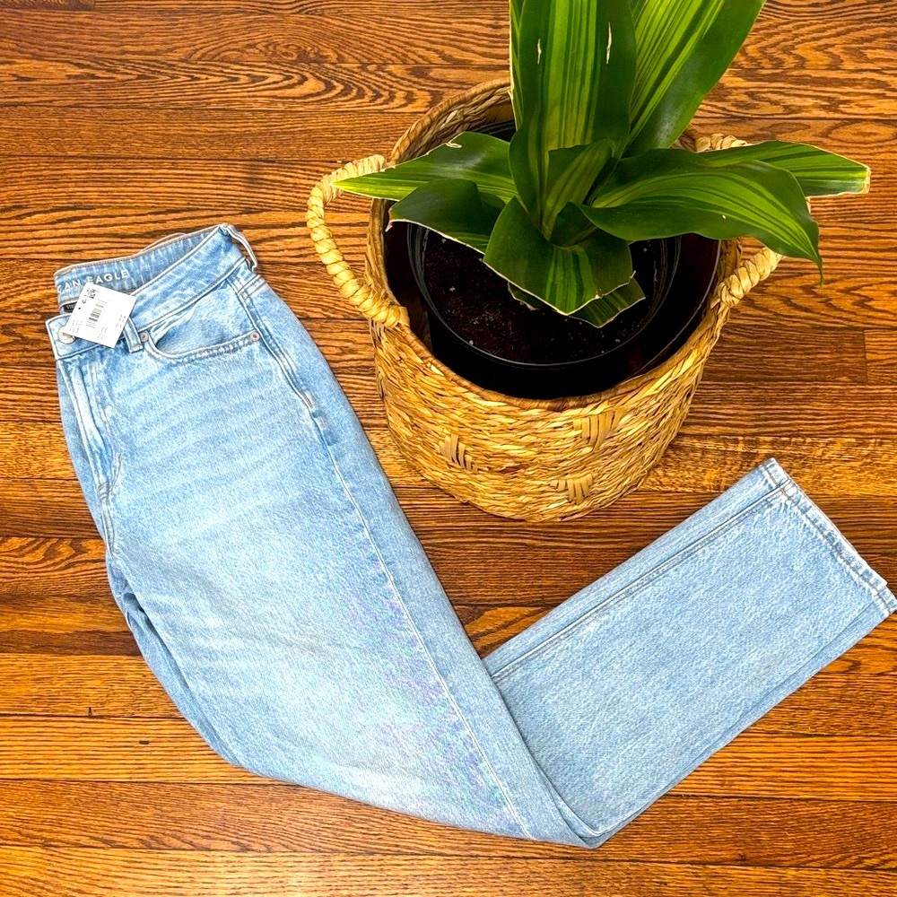 AEO Strigid Women’s High-Rise Straight Jeans